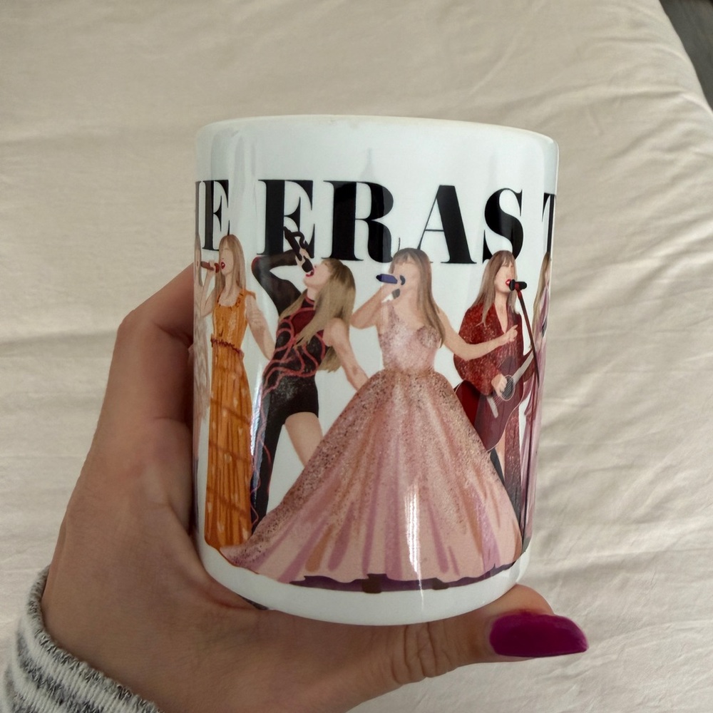 TAYLOR SWIFT Eras Tour Mug w/Costume Changes